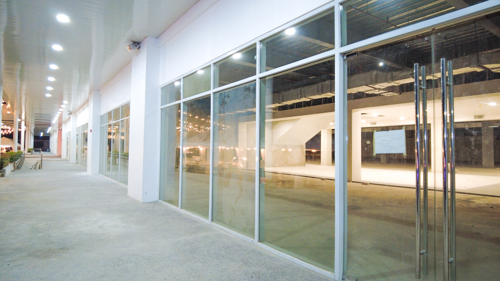 PRIME COMMERCIAL & RETAIL SPACE at 88 Square Mall
